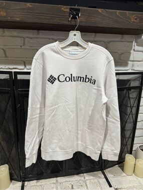 White Columbia crewneck sweatshirt